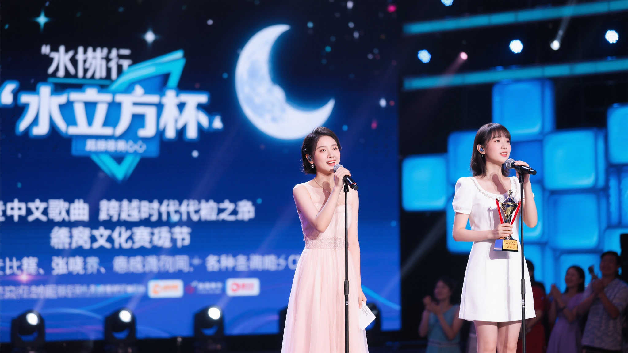 值得外界持 值得外界持